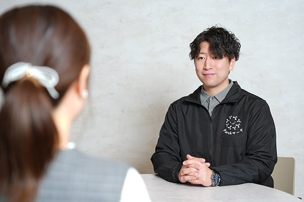 ご意見箱と書かれた木箱