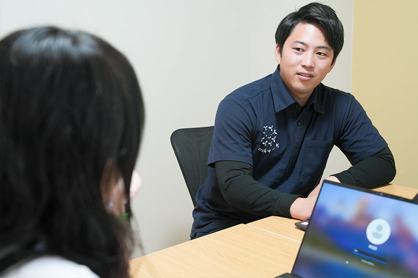 テレアポレディの後ろ姿